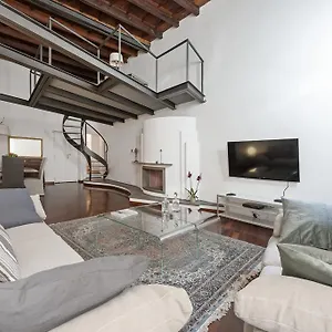 Antique-modern Flat By Navona Square , Rome Italy